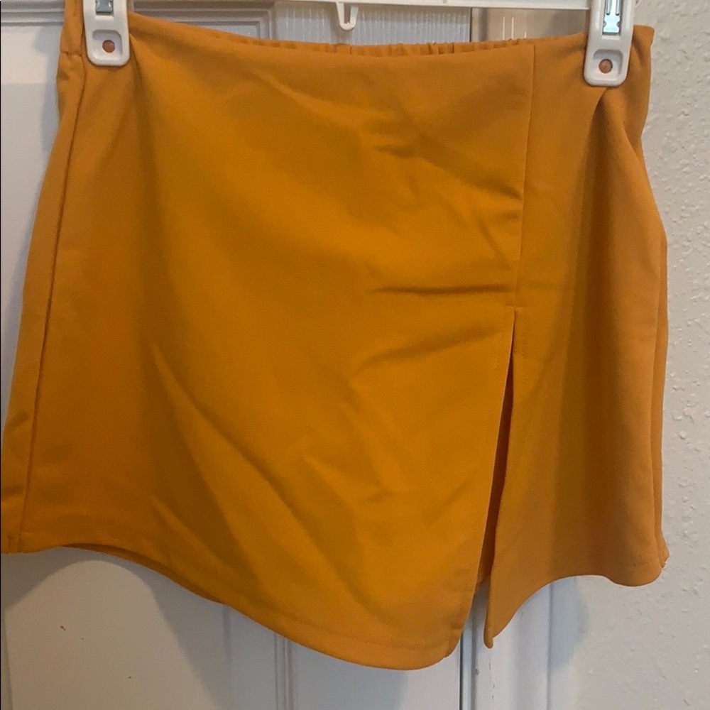SOLD‼️HP⭐️Yellow Skort brand NEW! - Picture 5 of 7